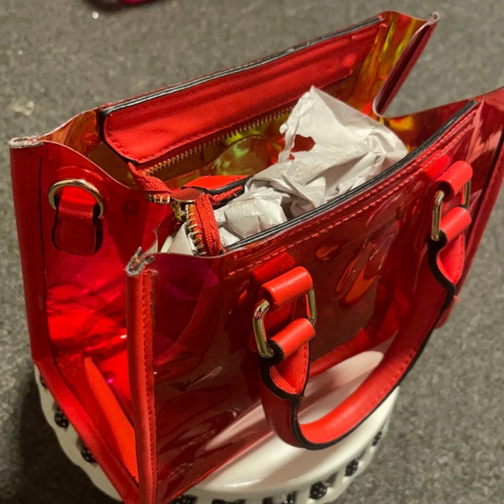 small red tote